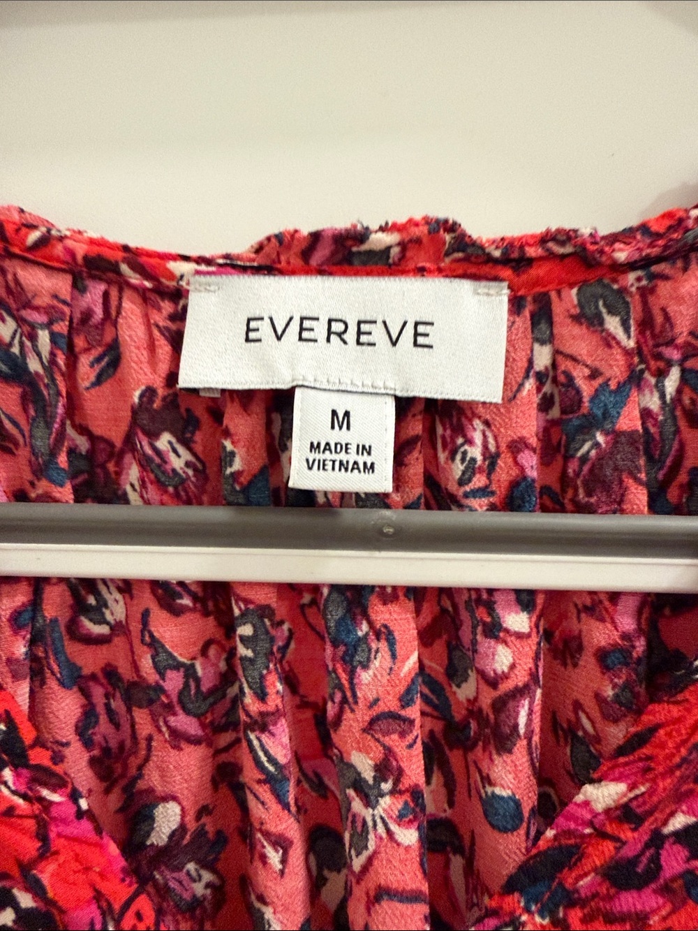EVERVE Red Floral Flutter Sleeve Blouse Size M - Picture 2 of 5